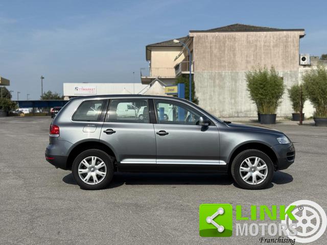 VOLKSWAGEN Touareg usata, con Autoradio