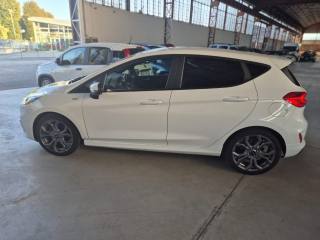 FORD Fiesta usata, con Autoradio