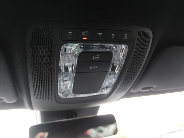 MERCEDES-BENZ A 180 usata, con Sensori di parcheggio posteriori