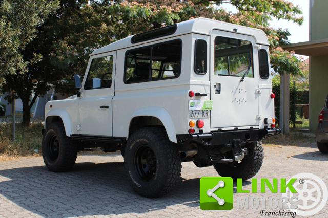 LAND ROVER Defender usata 4