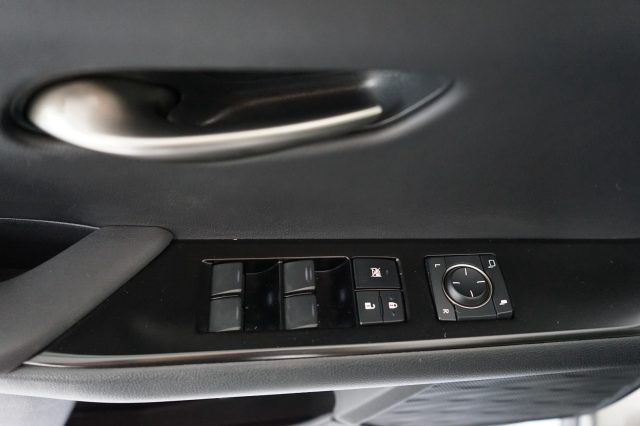 LEXUS UX 250h usata 26