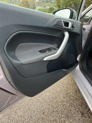 FORD Fiesta usata, con Specchietti laterali elettrici