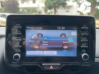 TOYOTA Yaris usata 26