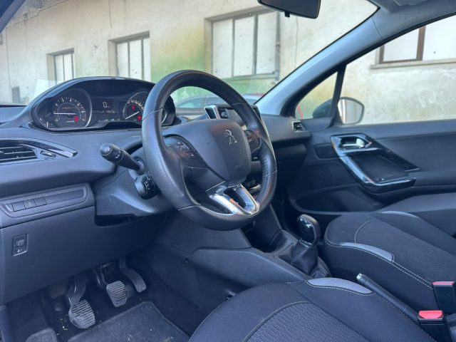PEUGEOT 208 usata, con Autoradio