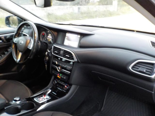 INFINITI Q30 usata 46