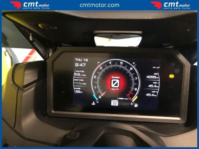 YAMAHA T-Max 560 usata 4