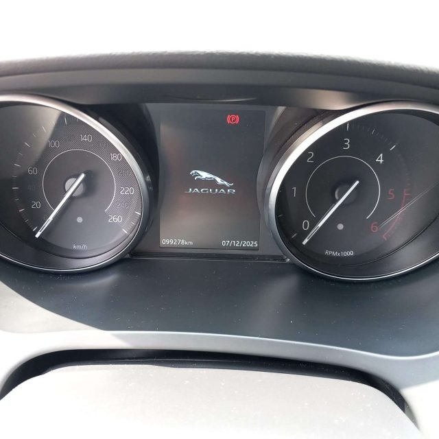 JAGUAR E-Pace usata, con Boardcomputer