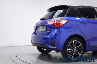 TOYOTA Yaris usata, con USB