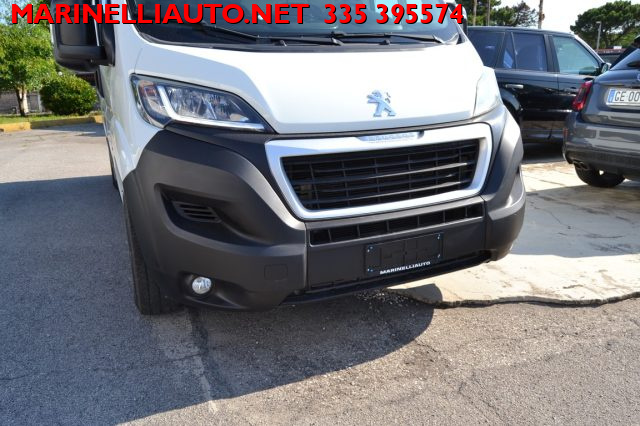PEUGEOT Boxer usata, con Autoradio
