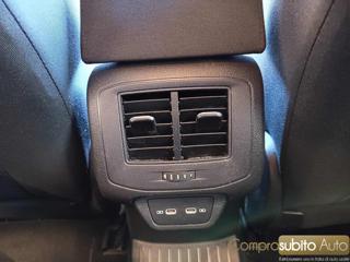 VOLKSWAGEN T-Roc usata 26