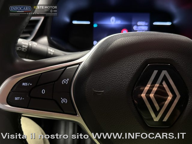 RENAULT Clio usata, con Luci diurne LED