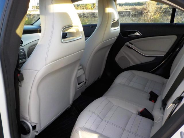 MERCEDES-BENZ CLA 180 usata, con Sensore di luce