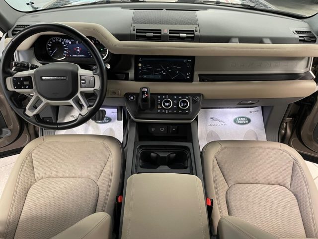 LAND ROVER Defender usata, con Gancio traino