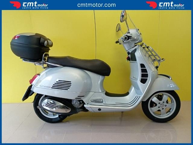 VESPA GTS 300 usata 0