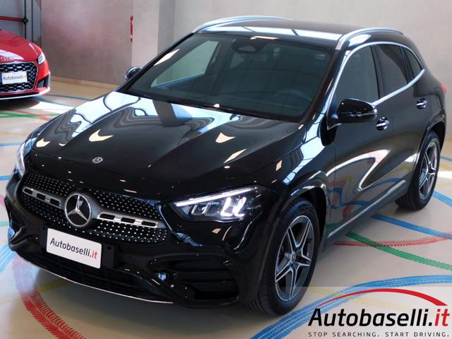 MERCEDES-BENZ GLA 200 usata, con Autoradio digitale