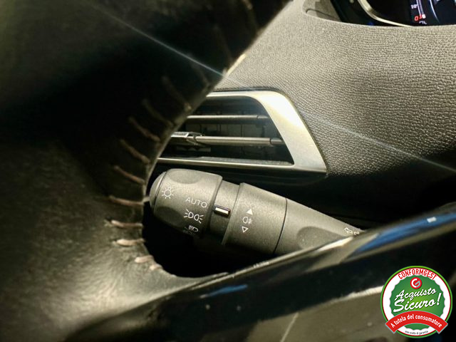 PEUGEOT 3008 usata, con Touch screen
