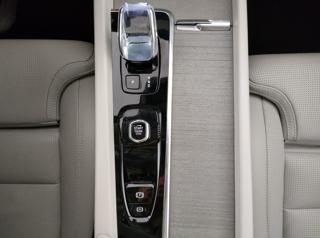 VOLVO XC60 usata, con Sedile posteriore sdoppiato