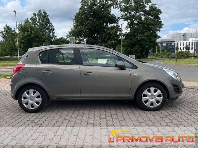 OPEL Corsa usata, con Autoradio
