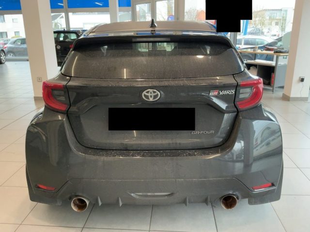 TOYOTA Yaris usata, con Autoradio