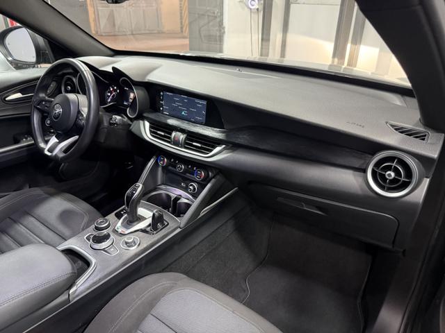 ALFA ROMEO Stelvio usata, con Controllo automatico clima