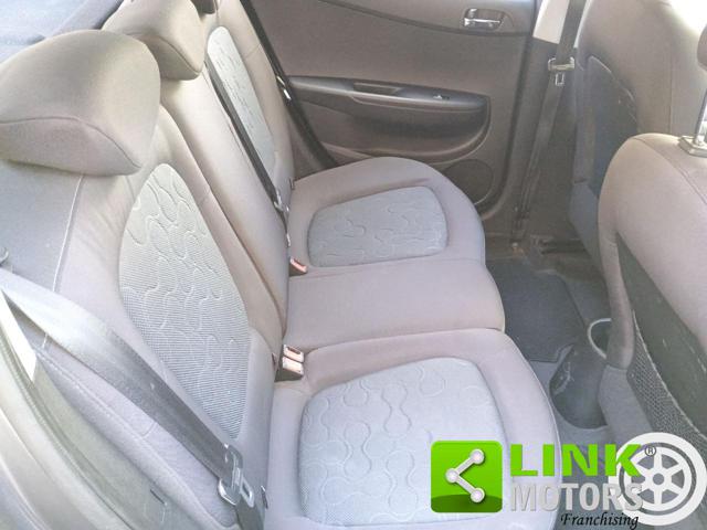 HYUNDAI i20 usata, con Sedile posteriore sdoppiato