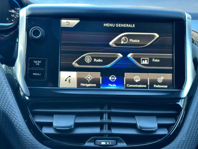 PEUGEOT 2008 usata, con Sistema di navigazione