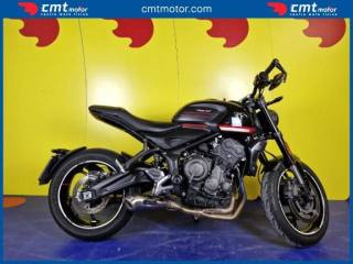 TRIUMPH Trident 660