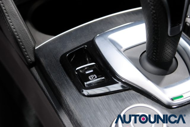 ALFA ROMEO Stelvio usata, con Autoradio digitale