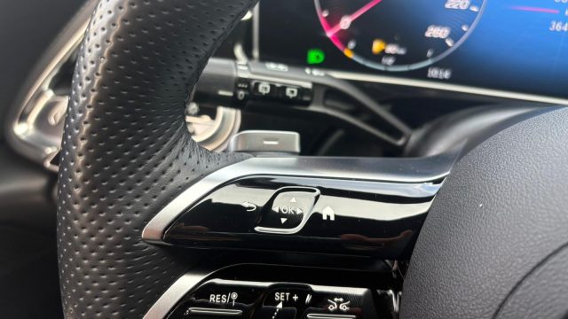 MERCEDES-BENZ E 220 usata, con Park Distance Control