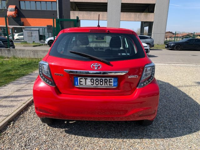 TOYOTA Yaris usata, con Autoradio