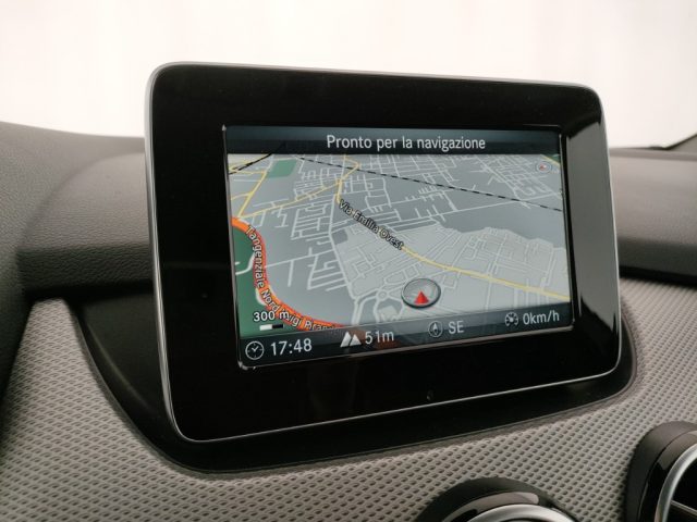 MERCEDES-BENZ B 180 usata, con Airbag testa