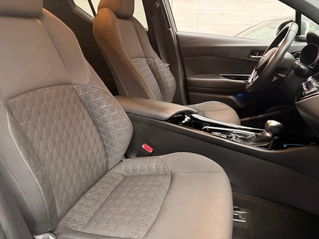 TOYOTA C-HR usata, con ESP