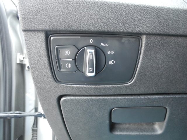 VOLKSWAGEN Passat Alltrack usata, con Airbag testa