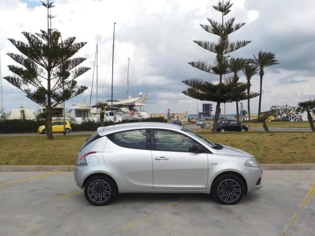 LANCIA Ypsilon usata, con Sensori di parcheggio posteriori