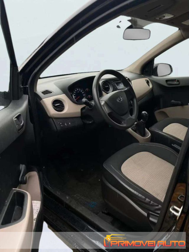 HYUNDAI i10 usata, con Airbag laterali