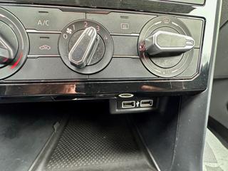 VOLKSWAGEN T-Cross usata, con Volante in pelle