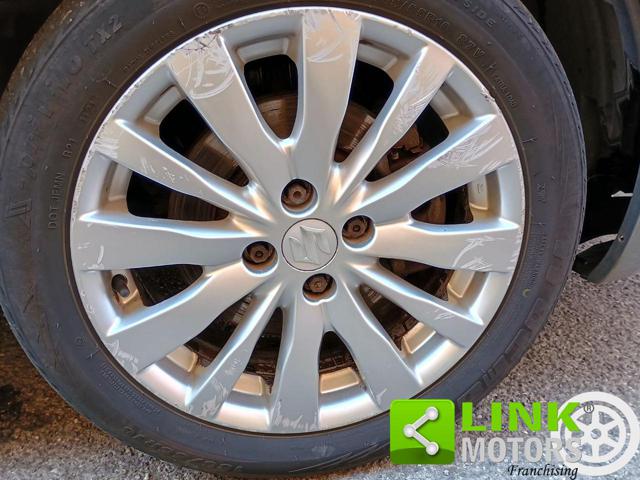 SUZUKI Swift usata, con Sedile posteriore sdoppiato
