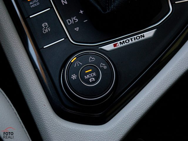 VOLKSWAGEN Tiguan Allspace usata, con MP3