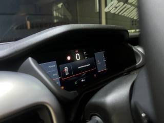 JEEP Avenger usata, con USB