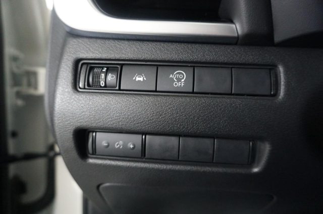 NISSAN Qashqai usata, con Controllo elettronico della corsia