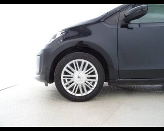 VOLKSWAGEN up! usata, con Sistema di navigazione