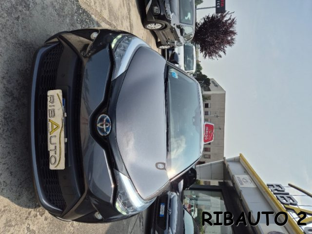 TOYOTA C-HR usata, con Climatizzatore