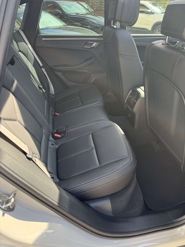 PORSCHE Macan usata, con Autoradio