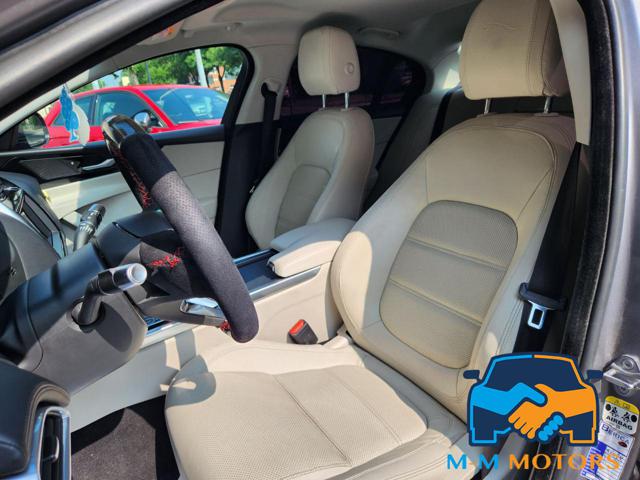 JAGUAR XE usata, con Chiusura centralizzata