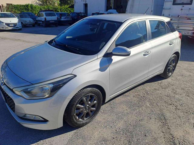 HYUNDAI i20 usata, con Alzacristalli elettrici
