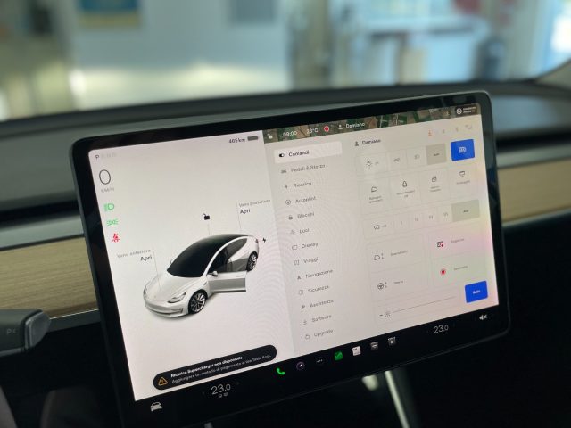 TESLA Model 3 usata, con Fendinebbia