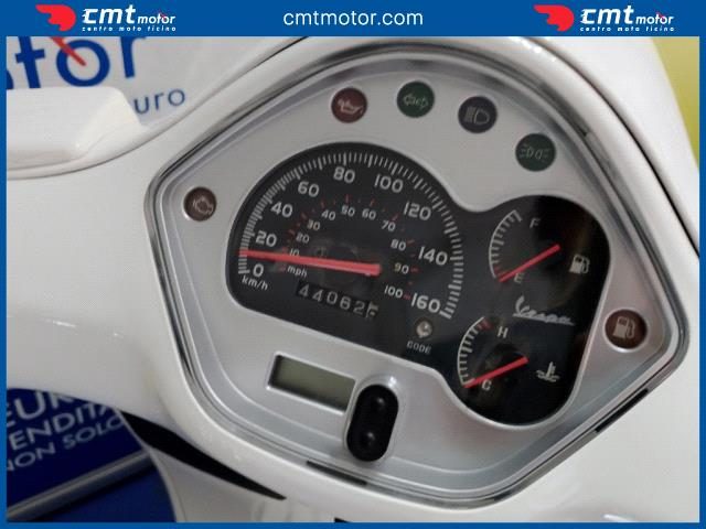 VESPA GTS 300 usata 4