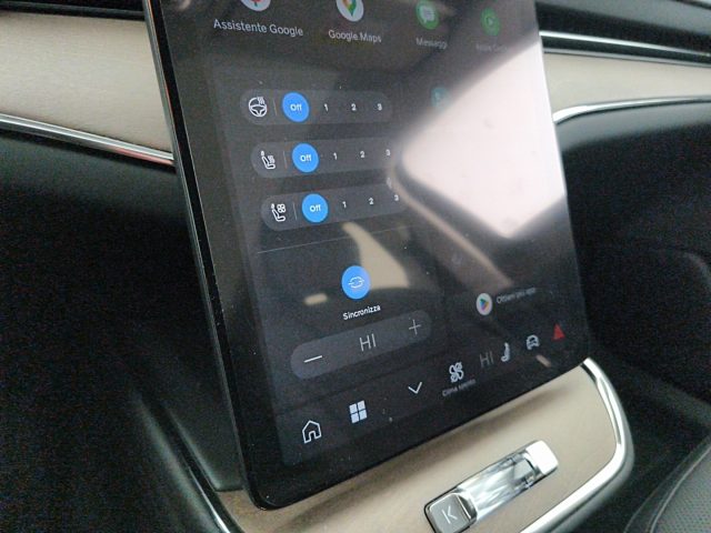 VOLVO ES90 usata, con Volante in pelle