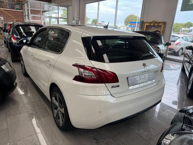 PEUGEOT 308 usata, con Autoradio