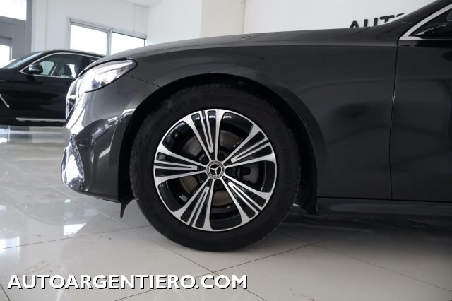 MERCEDES-BENZ E 220 usata, con Chiusura centralizzata senza chiave